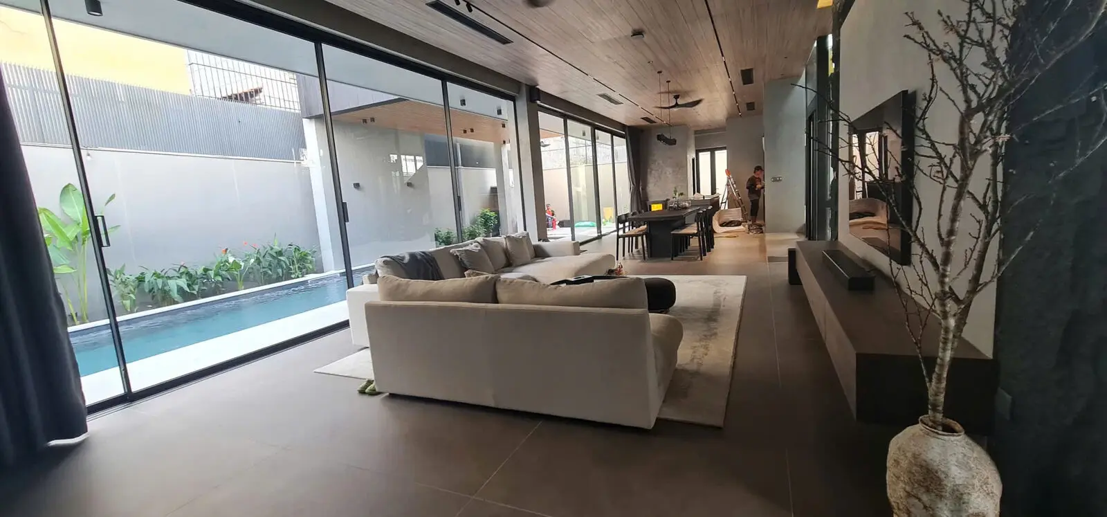 Phòng khách villa hoàn thiện