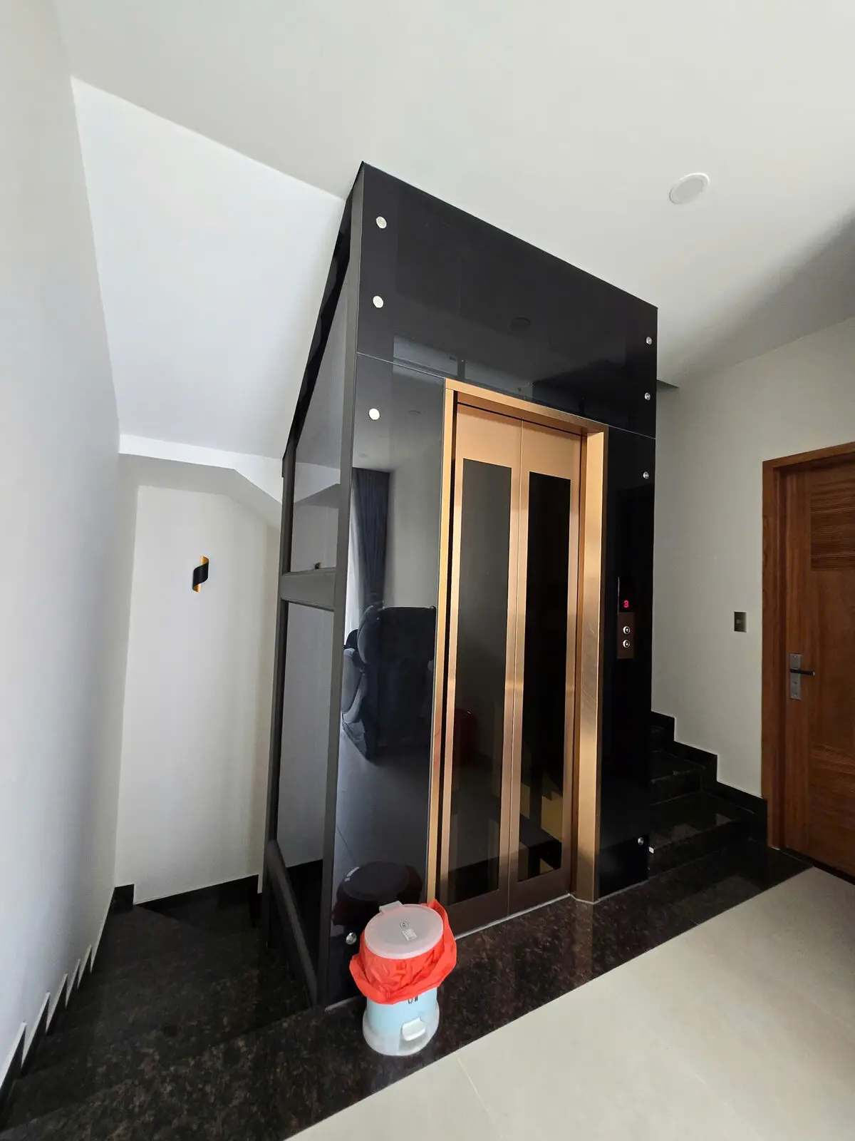 Thang máy gia đình hoàn thiện